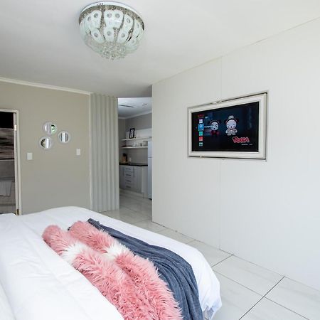 Prestigious Apartments Сэндтон Экстерьер фото