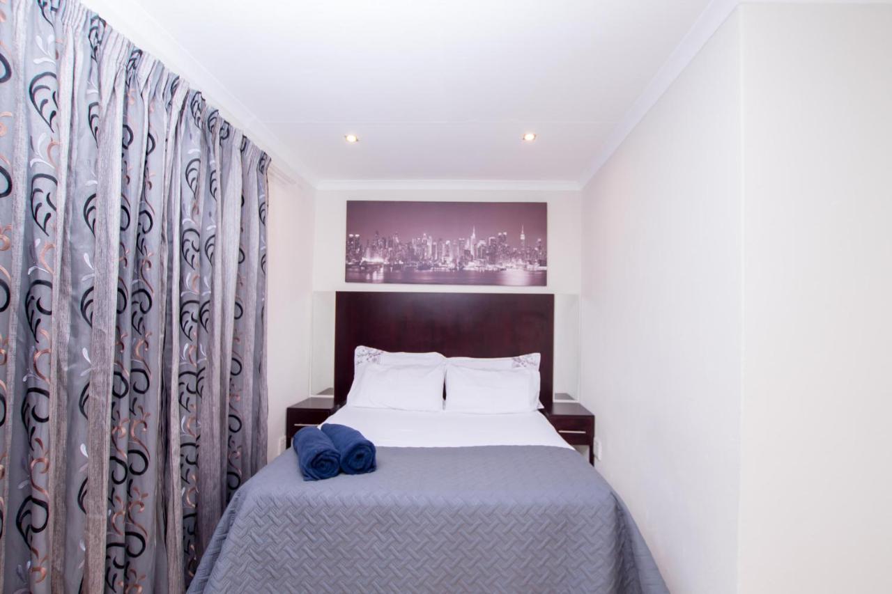 Prestigious Apartments Сэндтон Экстерьер фото