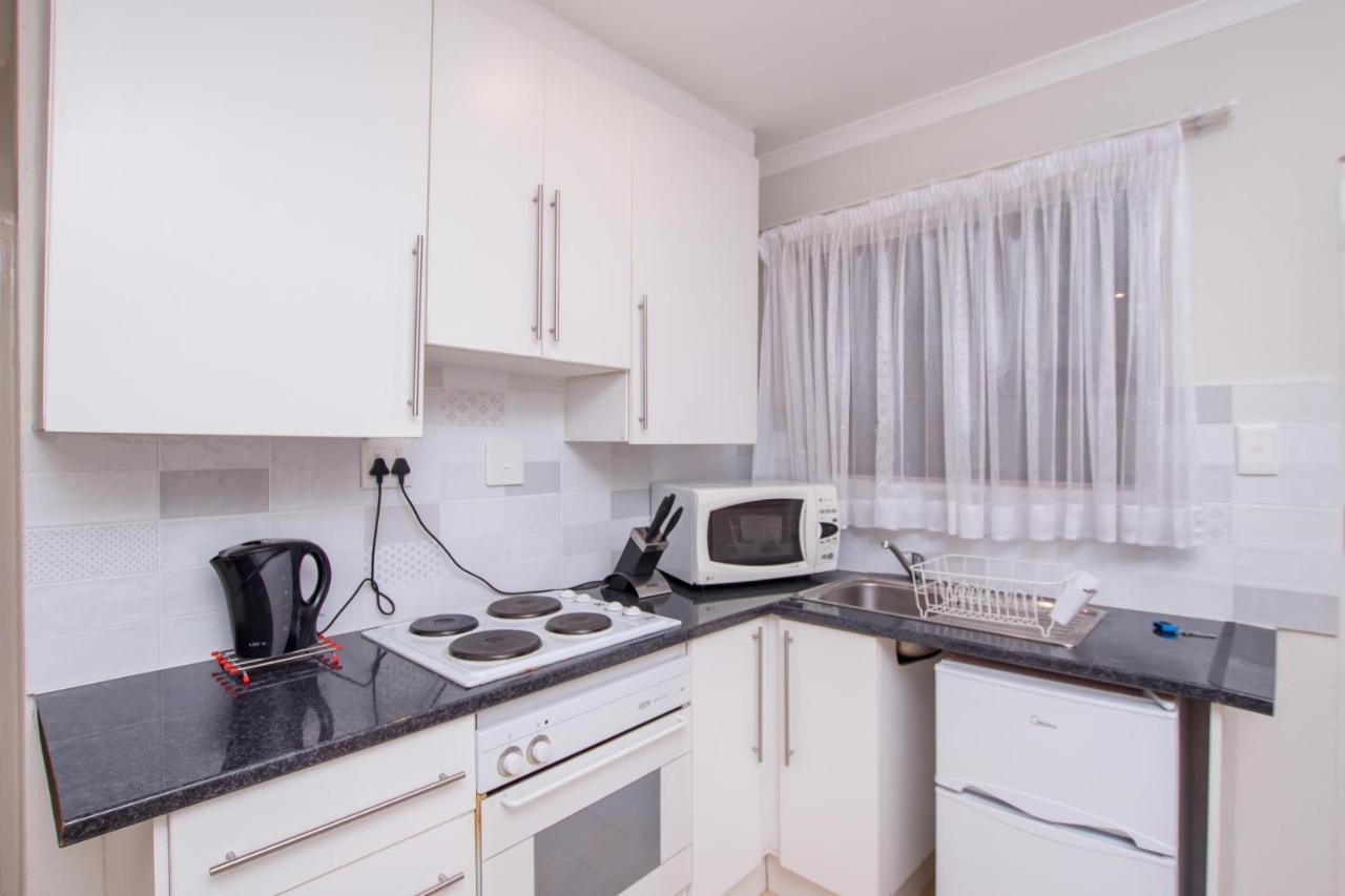 Prestigious Apartments Сэндтон Экстерьер фото