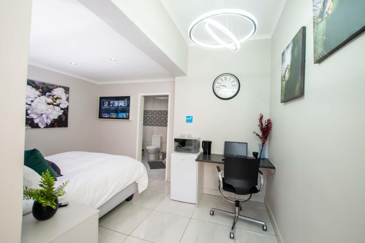 Prestigious Apartments Сэндтон Экстерьер фото