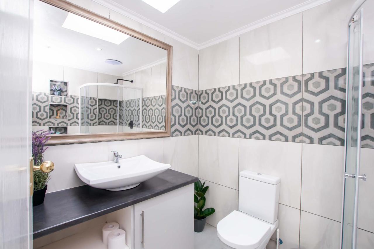 Prestigious Apartments Сэндтон Экстерьер фото