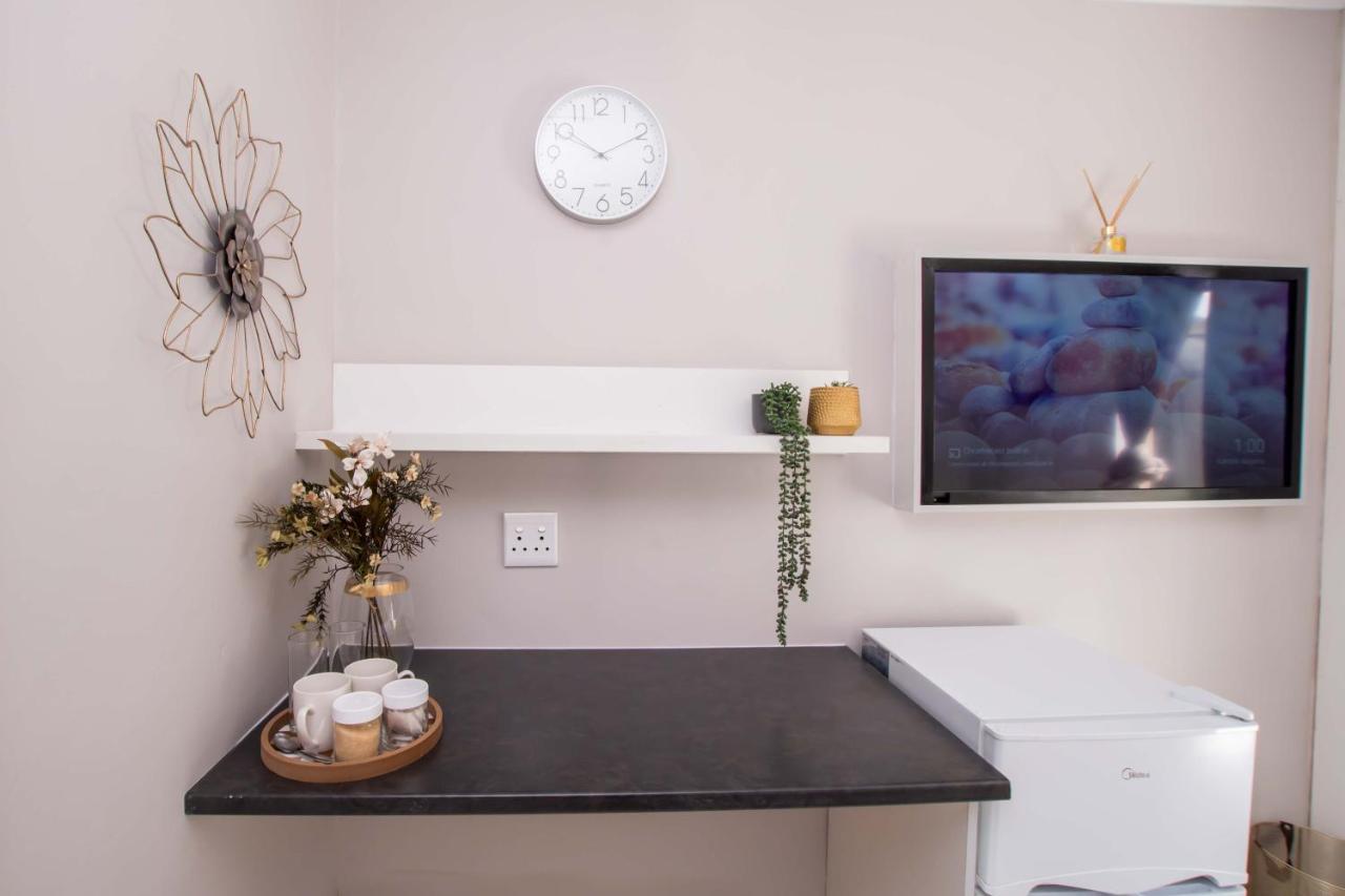 Prestigious Apartments Сэндтон Экстерьер фото