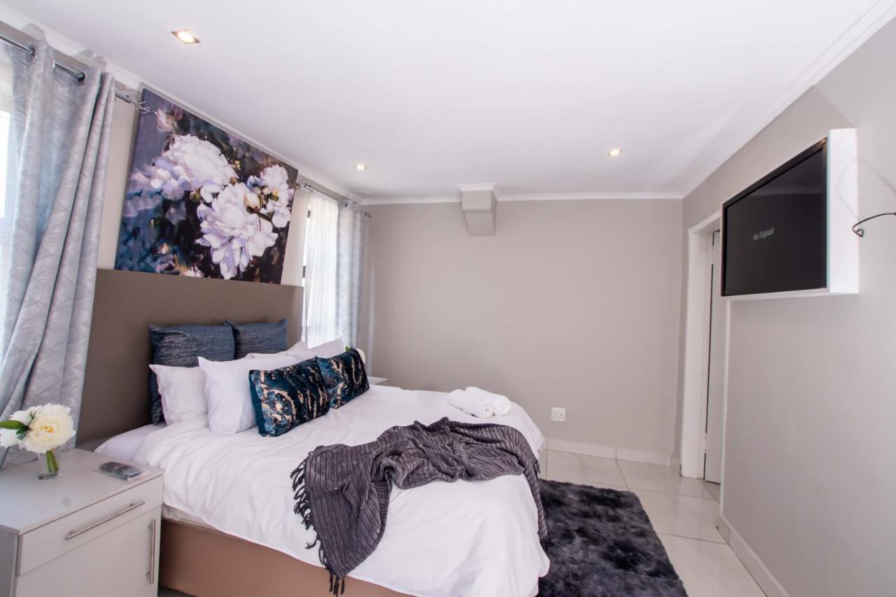 Prestigious Apartments Сэндтон Экстерьер фото