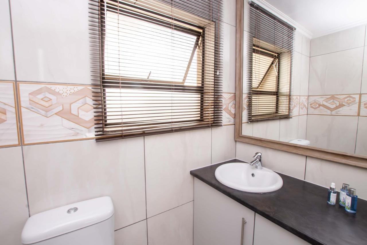 Prestigious Apartments Сэндтон Экстерьер фото