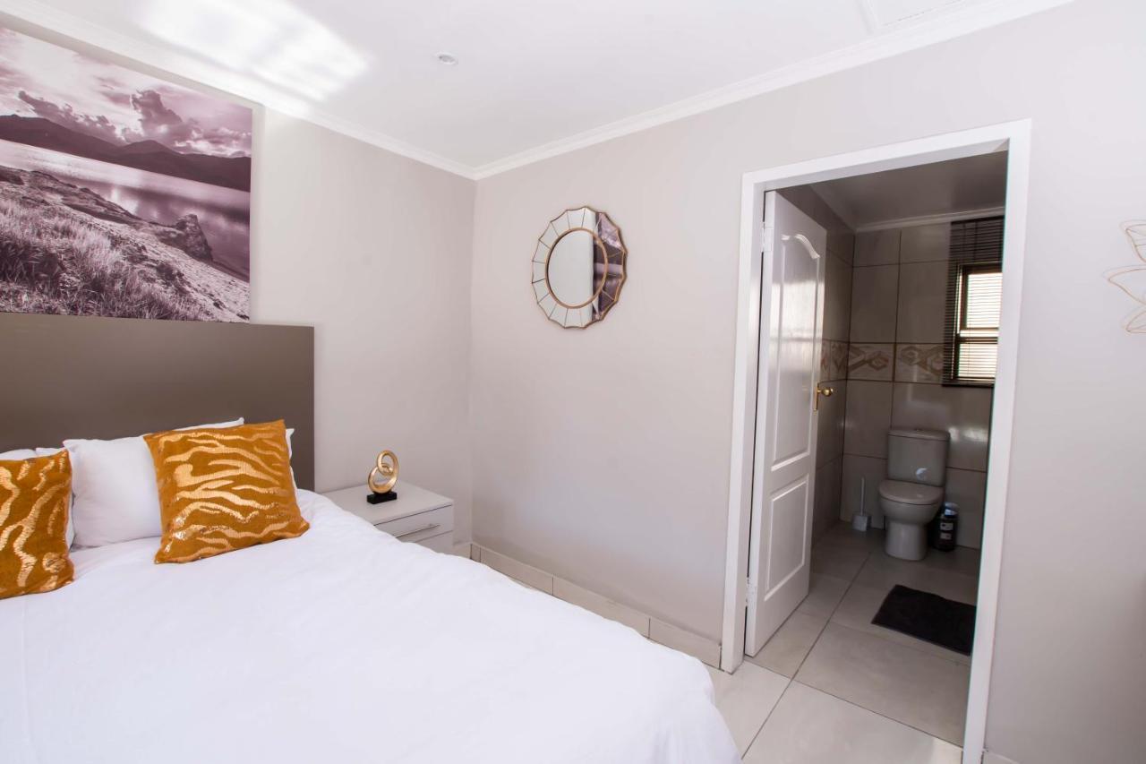 Prestigious Apartments Сэндтон Экстерьер фото