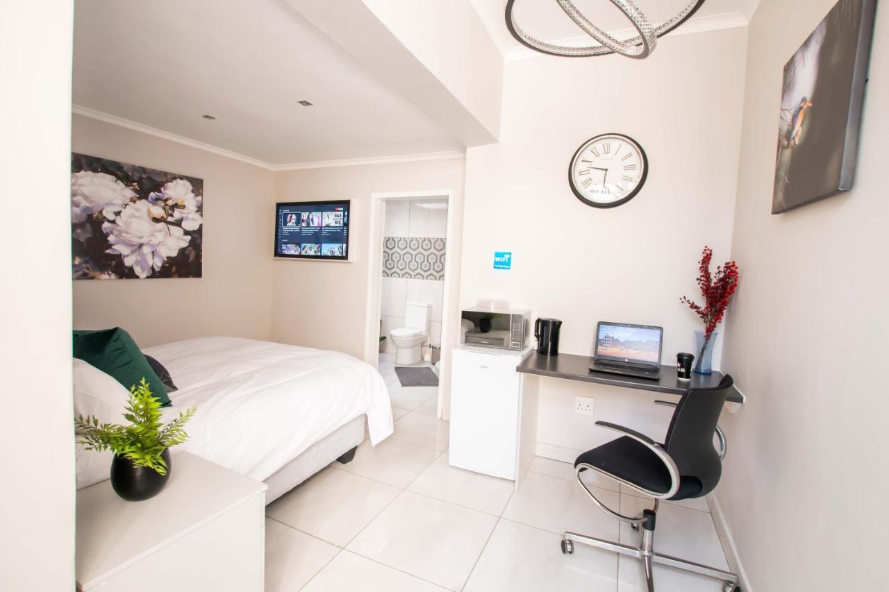 Prestigious Apartments Сэндтон Экстерьер фото