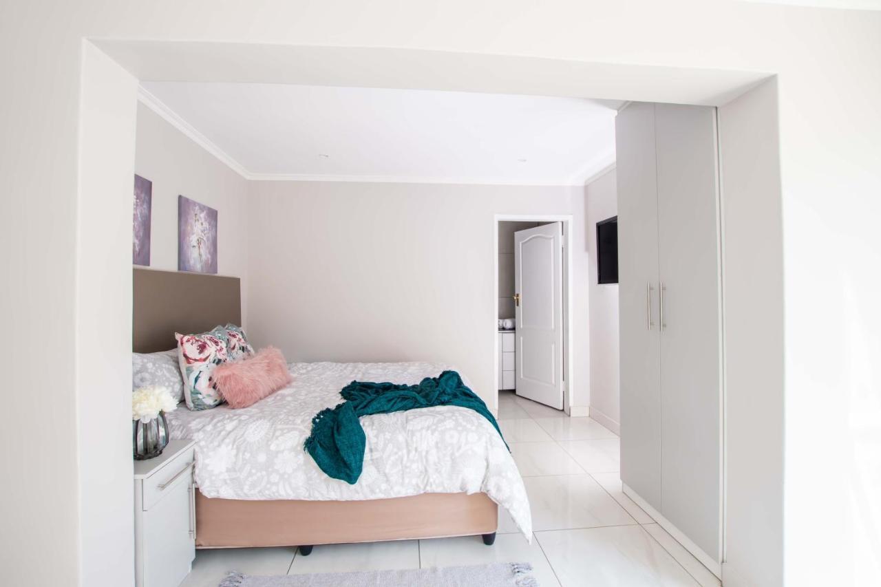 Prestigious Apartments Сэндтон Экстерьер фото