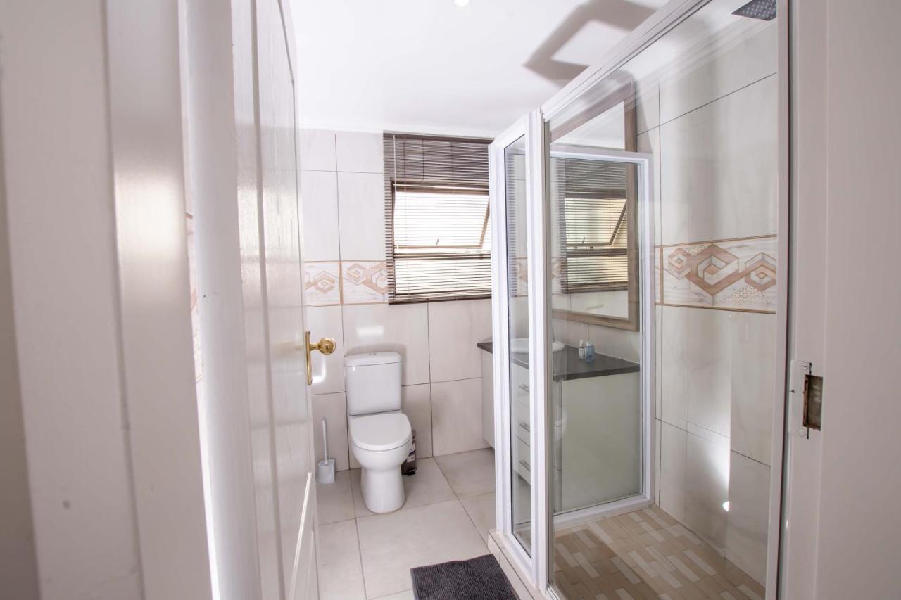 Prestigious Apartments Сэндтон Экстерьер фото
