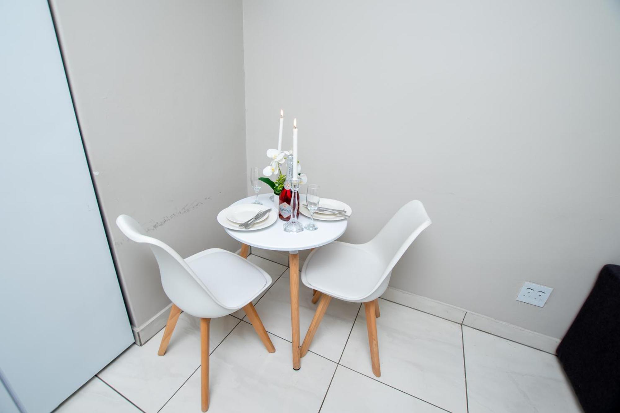 Prestigious Apartments Сэндтон Экстерьер фото