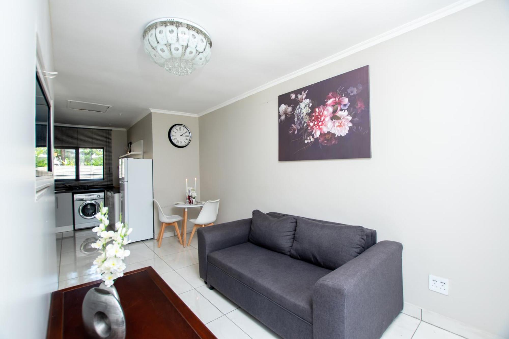 Prestigious Apartments Сэндтон Экстерьер фото